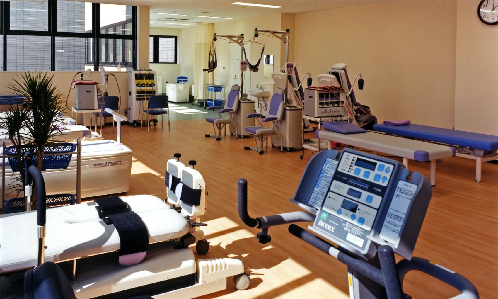 手術、高度医療、リハビリテーションフロア（4階）